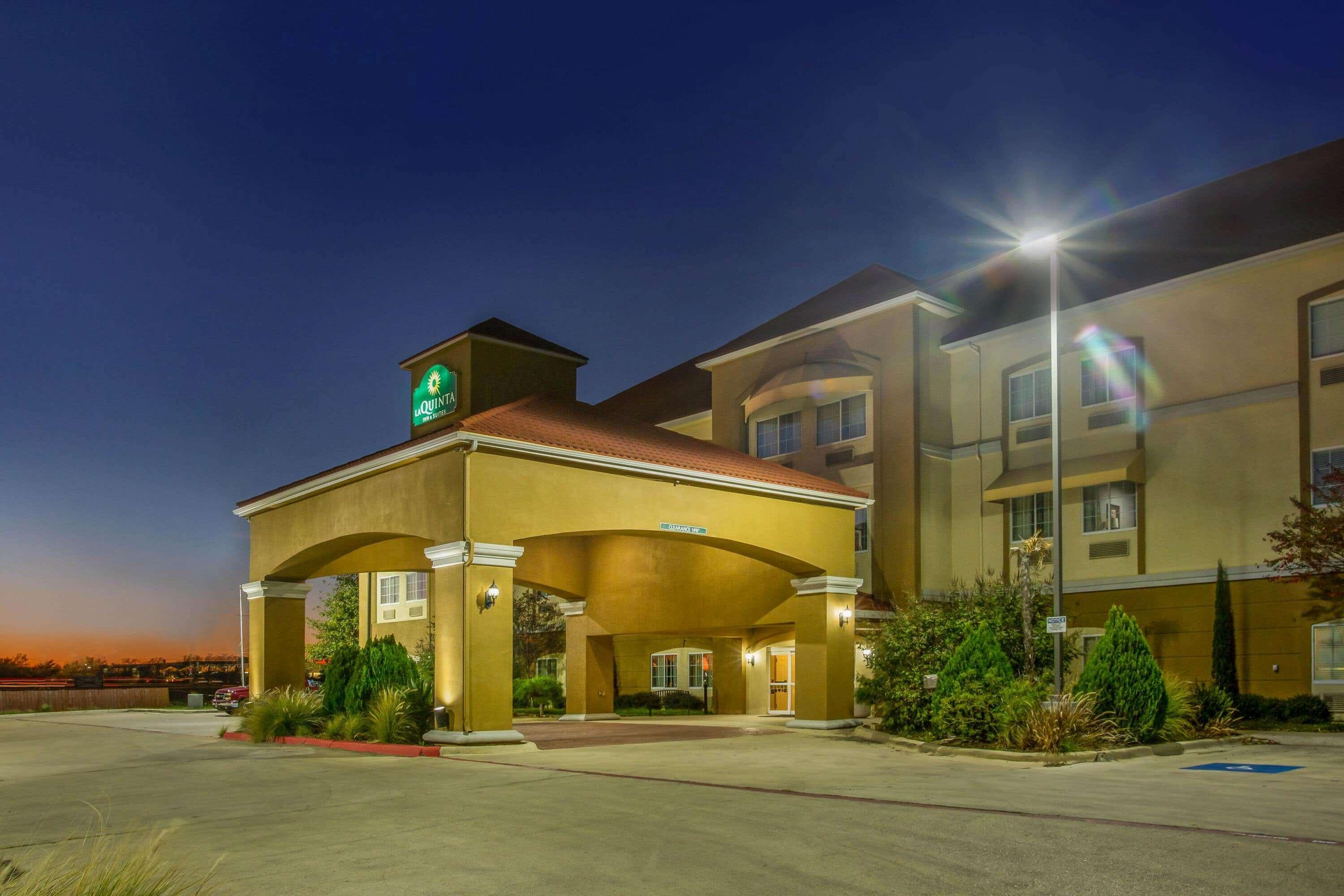 La Quinta By Wyndham Kyle - Austin South Hotel Exterior photo